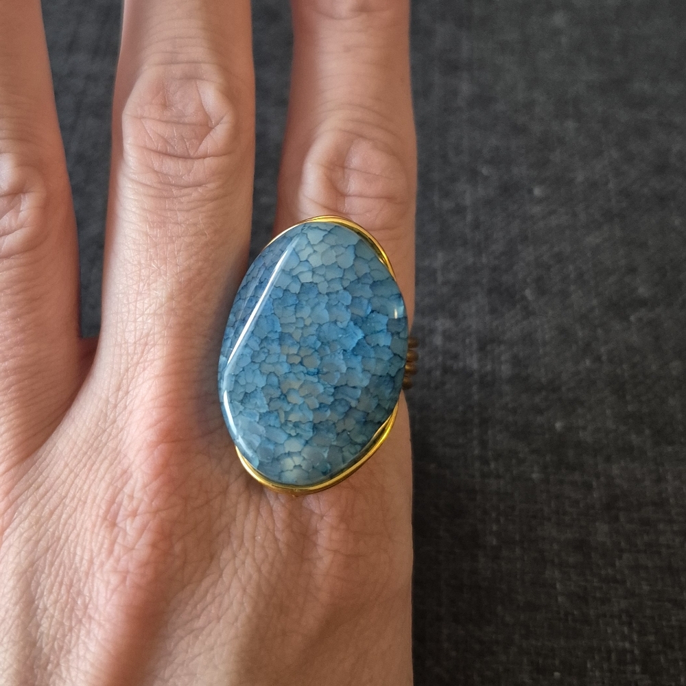 Elegant Blue Stone Gold Ring